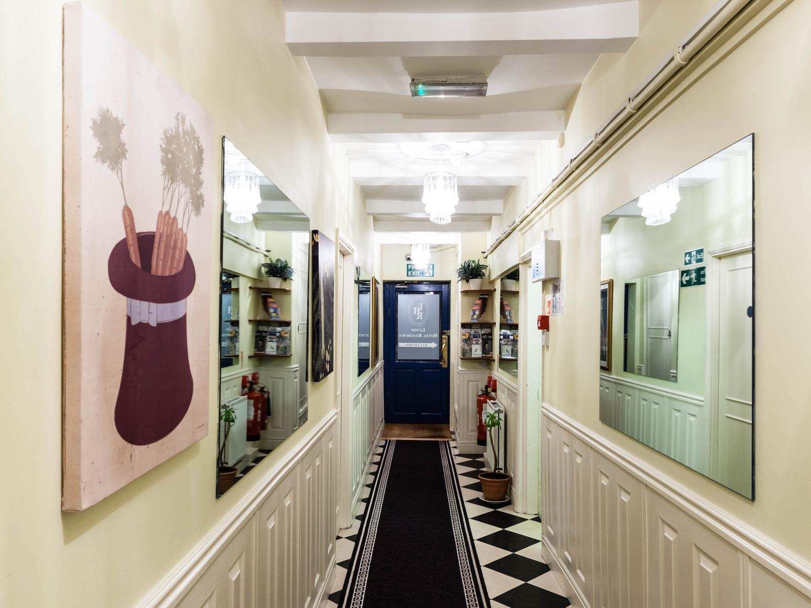 Luton Hotel Residence Bagian luar foto