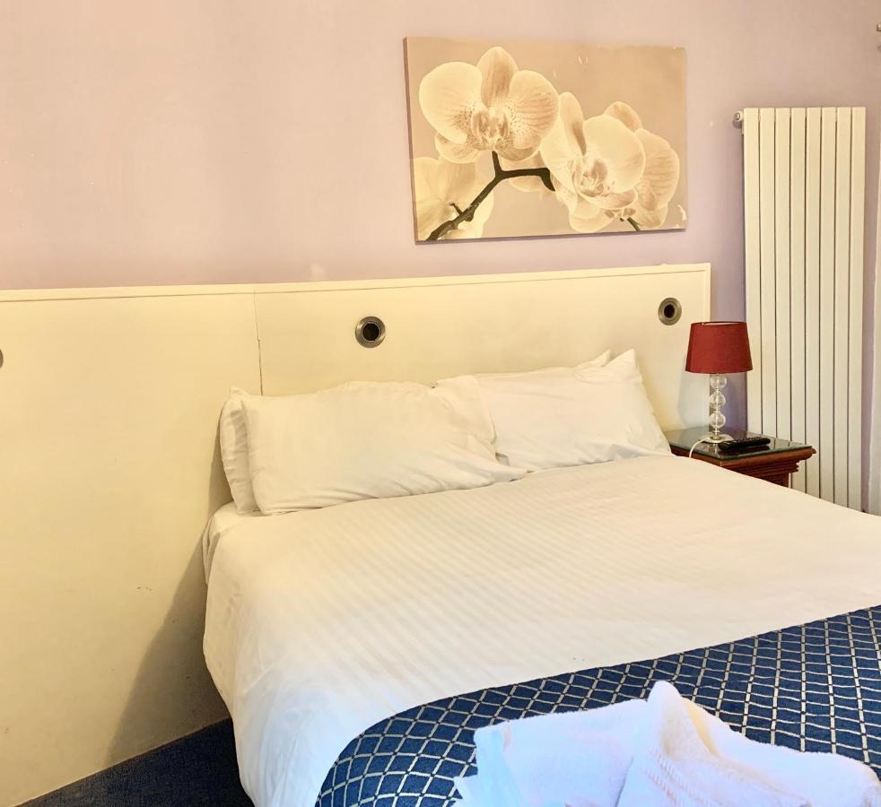 Luton Hotel Residence Bagian luar foto